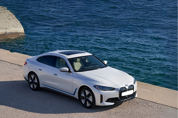 >BMW Dealer Showroom in Mumbai – Navnit Group